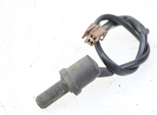 CONTACTEUR FEU STOP ARRIERE