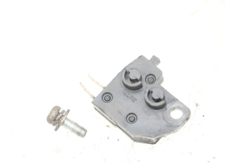 CONTACTEUR FEU STOP GAUCHE