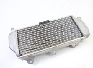 RADIATEUR GAUCHE