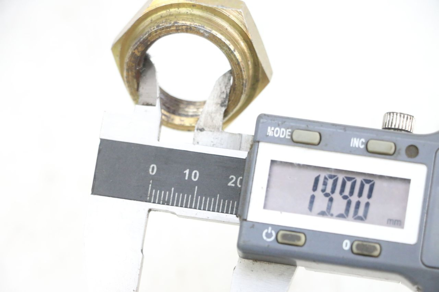 photo de MOER TANDWIEL UITGANG VERSNELLINGSBAK MV AGUSTA BRUTALE R WALLY 910 (2008 - 2008) - Detail van het onderdeel