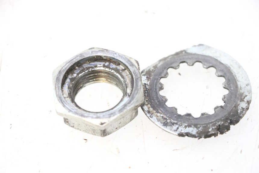 photo de MOER VOOR TANDWIEL VAN DE VERSNELLINGSBAKUITGANG KAWASAKI GPX F ZX750F 750 (1986 - 1990) - Detail van het onderdeel