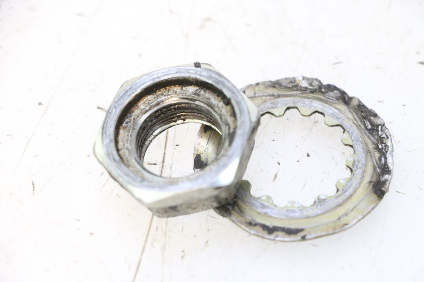 photo de MOER VOOR TANDWIEL VAN DE VERSNELLINGSBAKUITGANG KAWASAKI ZX-6R ZX6R 600 (1995 - 1997) - Detail van het onderdeel
