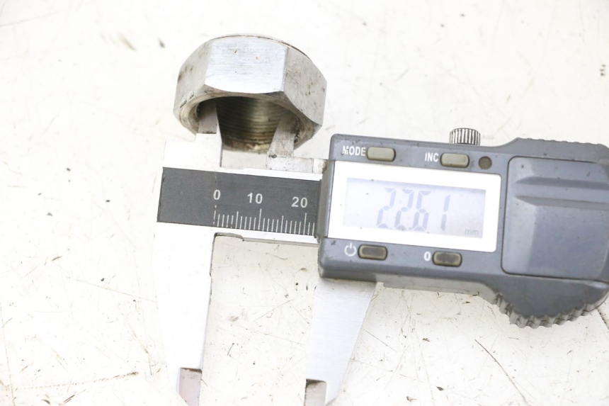 photo de VORK T-STUK MOER HONDA CBF 125 (2009 - 2015) - Detail van het onderdeel