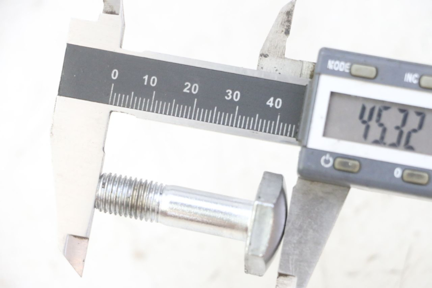 photo de MOER VOOR VORKT-STUK SUZUKI GS GSE 500 (2001 - 2003) - Detail van het onderdeel