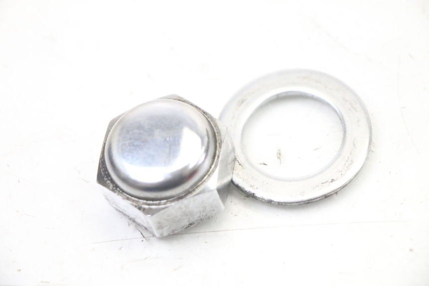 photo de MOER VOOR VORKT-STUURKOP YAMAHA XJ6 600 (2008 - 2016) - Detail van het onderdeel