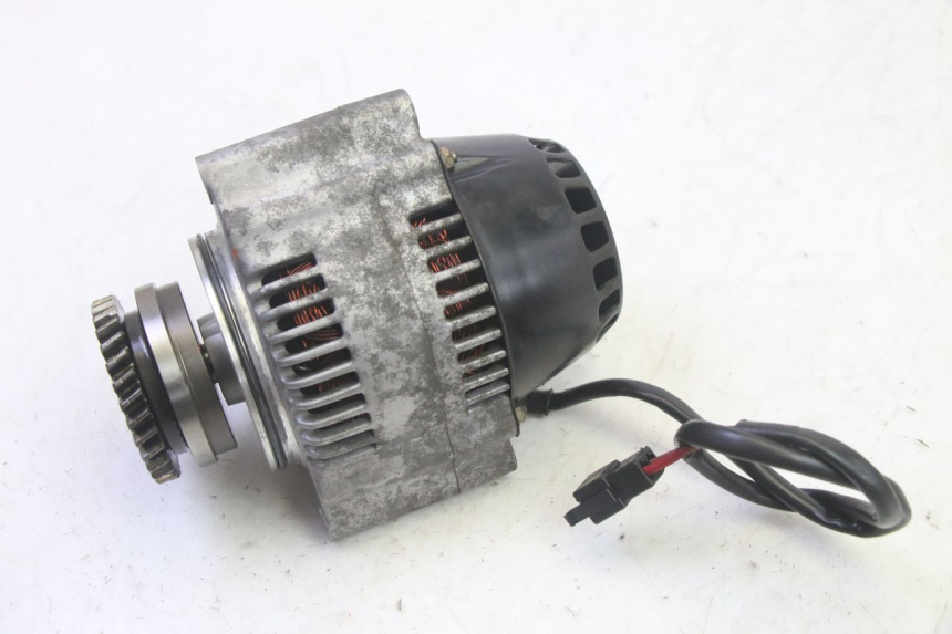 photo de ALTERNATOR SUZUKI GSF N BANDIT 600 (1996 - 1999) - Zoom op gebruiksstaat