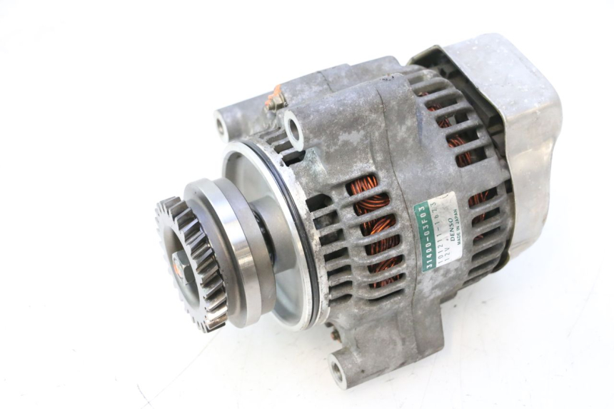 photo de Alternator SUZUKI GSF N BANDIT 1200 (2001 - 2005) - Technische close-up