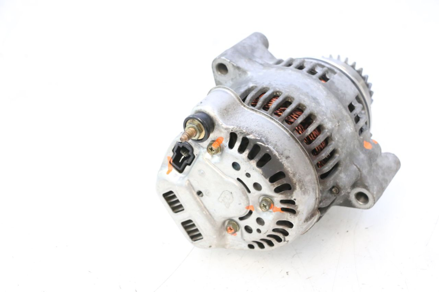 photo de Alternator SUZUKI GSF N BANDIT 1200 (2001 - 2005) - Bevestigingspunten