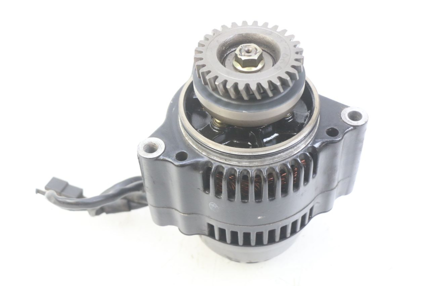 photo de ALTERNATOR SUZUKI GSX-F GSX  F 1100 (1988 - 1994) - Detail van het onderdeel