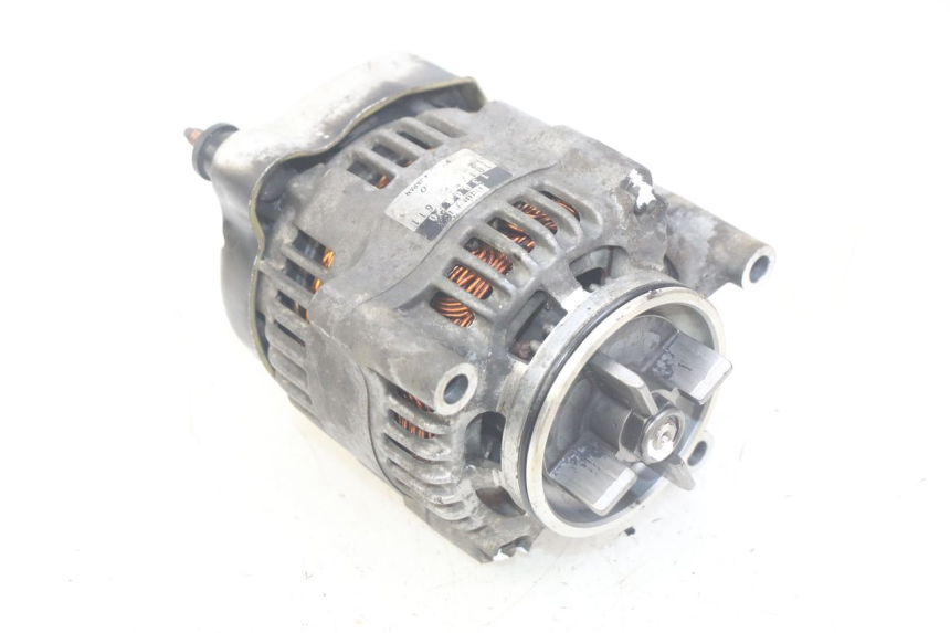 photo de ALTERNATOR TRIUMPH SPRINT ST 955 (1999 - 2001) - Zoom op gebruiksstaat