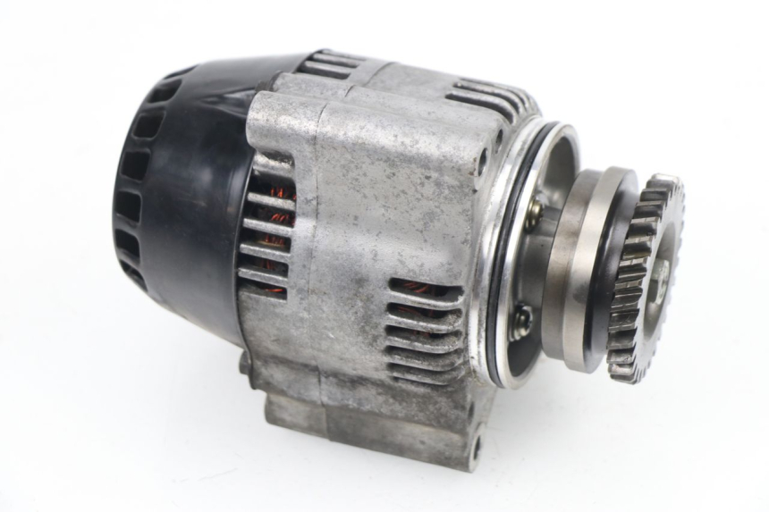 photo de ALTERNATOR SUZUKI GSXF GSX F 600 (1988 - 1997) - Hoofdaanzicht