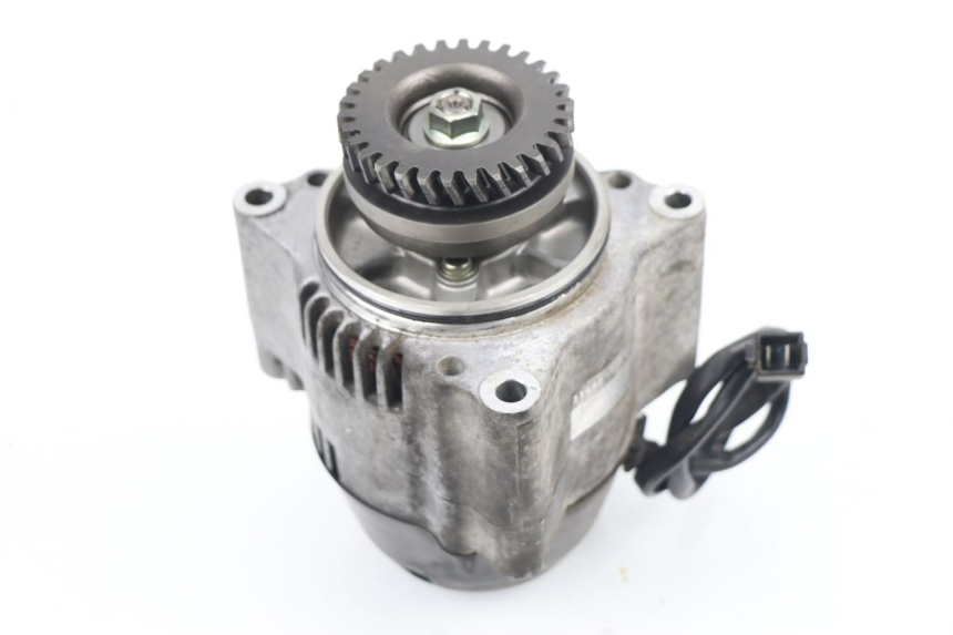 photo de ALTERNATOR SUZUKI GSXF GSX F 600 (1988 - 1997) - Zoom op gebruiksstaat