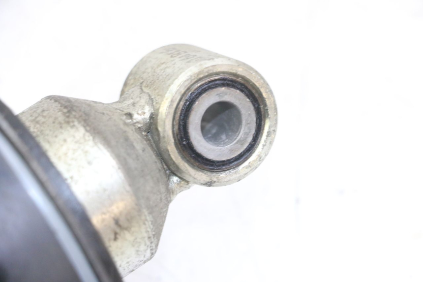 photo de ACHTERSTE SCHOKDEMPER HONDA CBF 500 (2004 - 2007) - Detail van het onderdeel