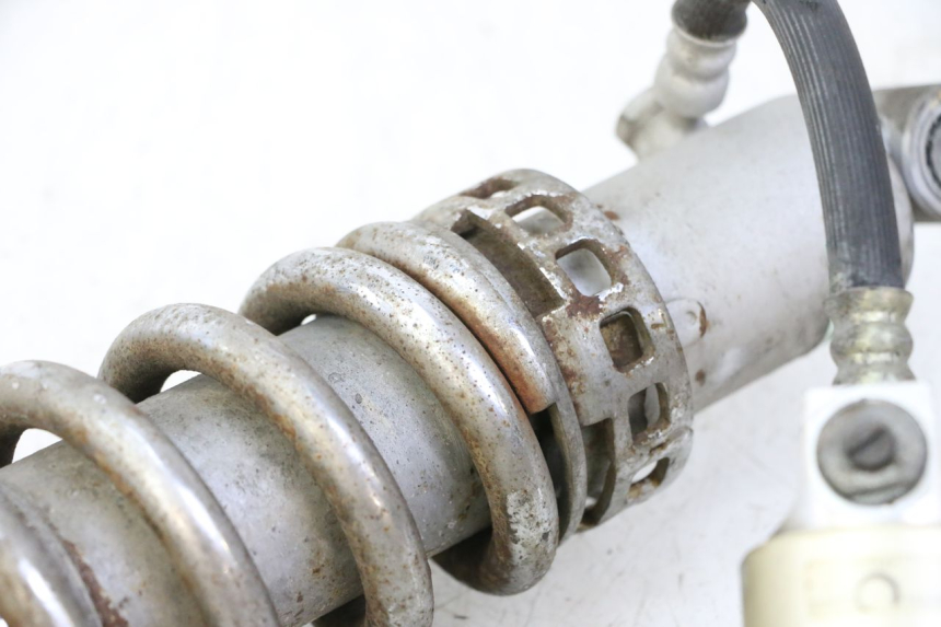 photo de ACHTERSTE SCHOKDEMPER HONDA CBR RR FIREBLADE 900 (1992 - 1994) - Alternatieve hoek