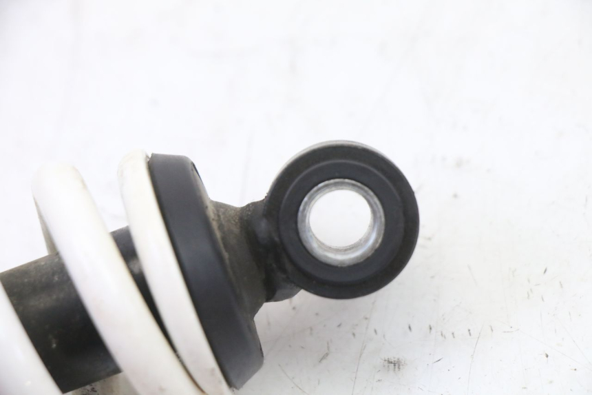 photo de ACHTERSTE SCHOKDEMPER YAMAHA JOG R 50 (2004 - 2014) - Andere kijkhoek