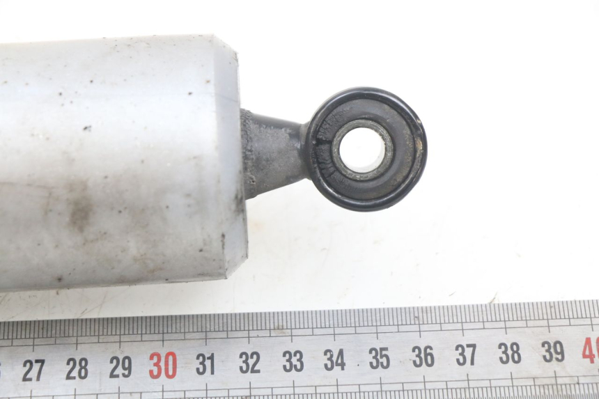 photo de ACHTERSTE SCHOKDEMPER APRILIA SCARABEO 100 (2003 - 2012) - Detail van het onderdeel