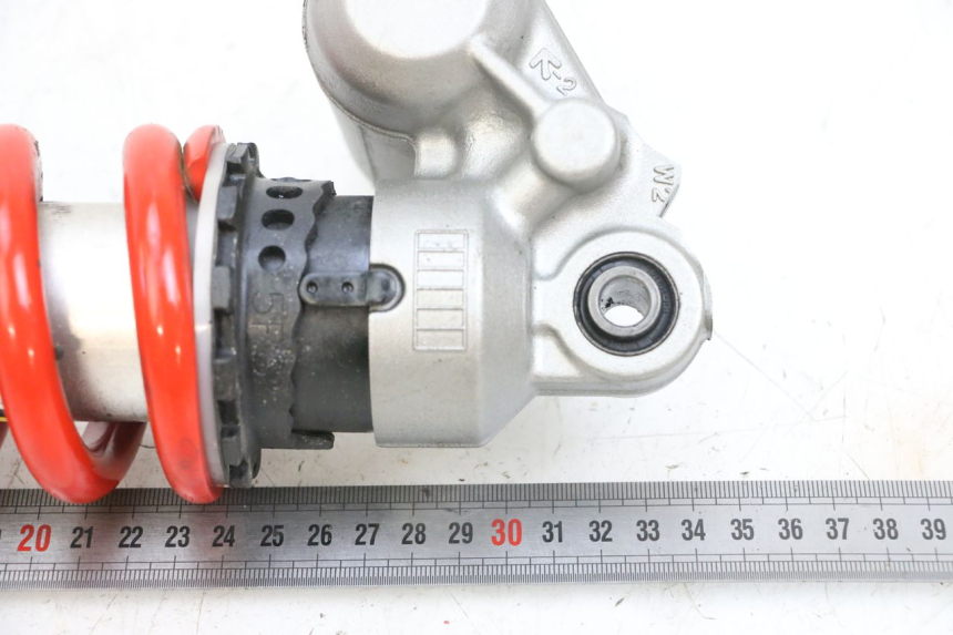 photo de ACHTERSTE SCHOKDEMPER YAMAHA TDM ABS 900 (2002 - 2014) - Detail van het onderdeel