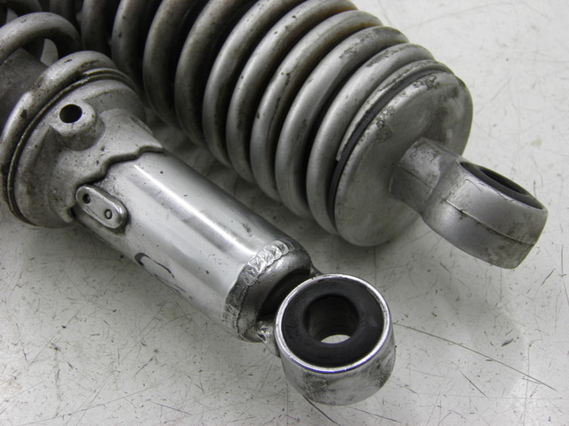 photo de ACHTERSTE SCHOKDEMPER YAMAHA YBR CUSTOM 125 (2008 - 2010) - Detail van het onderdeel