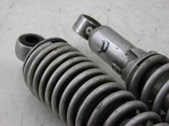 photo de ACHTERSTE SCHOKDEMPER YAMAHA YBR CUSTOM 125 (2008 - 2010) - Technische close-up