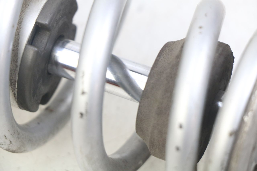 photo de ACHTERSTE SCHOKDEMPER YAMAHA YZF R1 1000 (2007 - 2008) - Bevestigingspunten