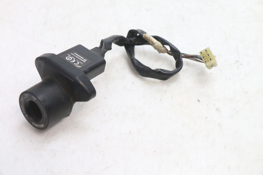 photo de TRANSPONDERANTENNE YAMAHA FJR 1300 (2001 - 2005) - Hoofdaanzicht