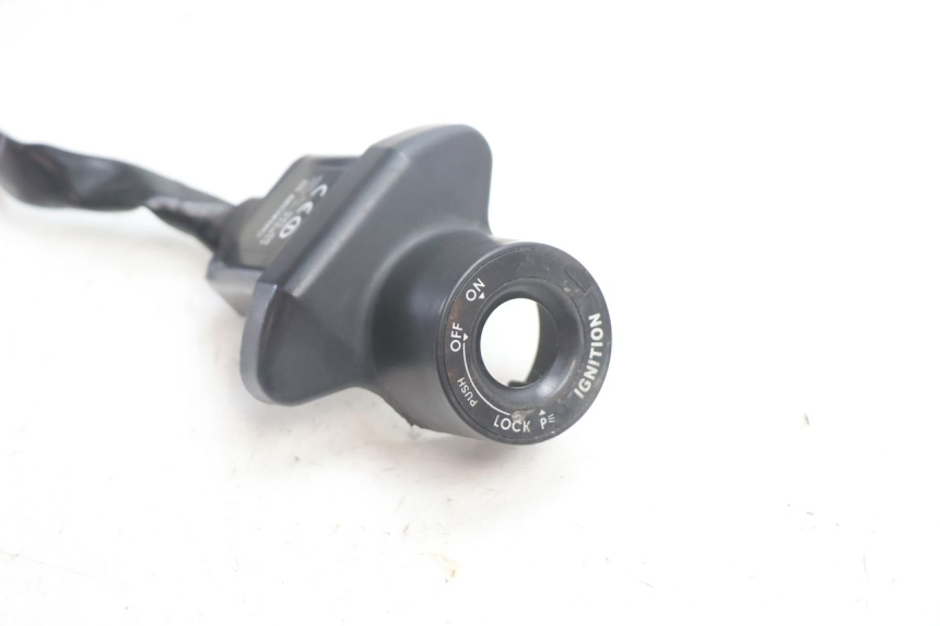 photo de TRANSPONDERANTENNE YAMAHA FJR 1300 (2001 - 2005) - Zoom op gebruiksstaat