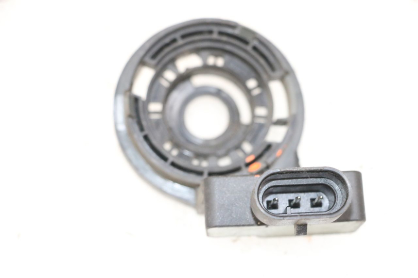 photo de TRANSPONDERANTENNE PEUGEOT GEOPOLIS 400 (2007 - 2013) - Andere kijkhoek