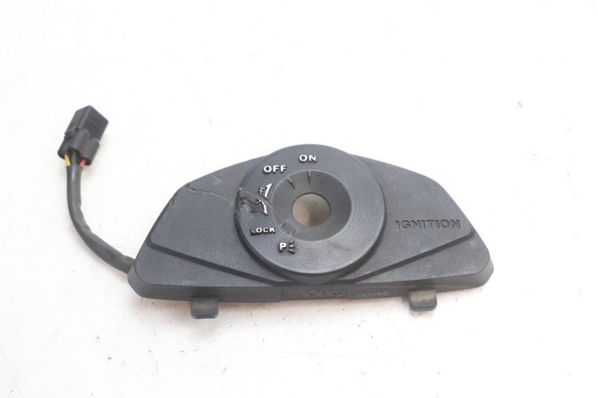 photo de TRANSPONDERANTENNE SUZUKI GSR 600 (2005 - 2012) - Hoofdaanzicht