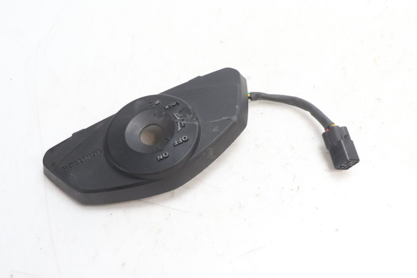 photo de TRANSPONDERANTENNE SUZUKI GSR 600 (2005 - 2012) - Zoom op gebruiksstaat