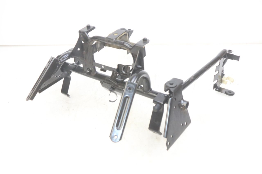 photo de VOORSTE KOPLAMPSTEUN SUZUKI BURGMAN 650 (2002 - 2004) - Technische close-up