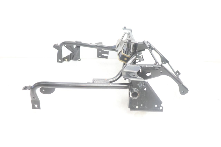 photo de VOORSTE SPINNEWEBFRAME SUZUKI BURGMAN EXECUTIVE ABS 650 (2006 - 2012) - Detail van het onderdeel