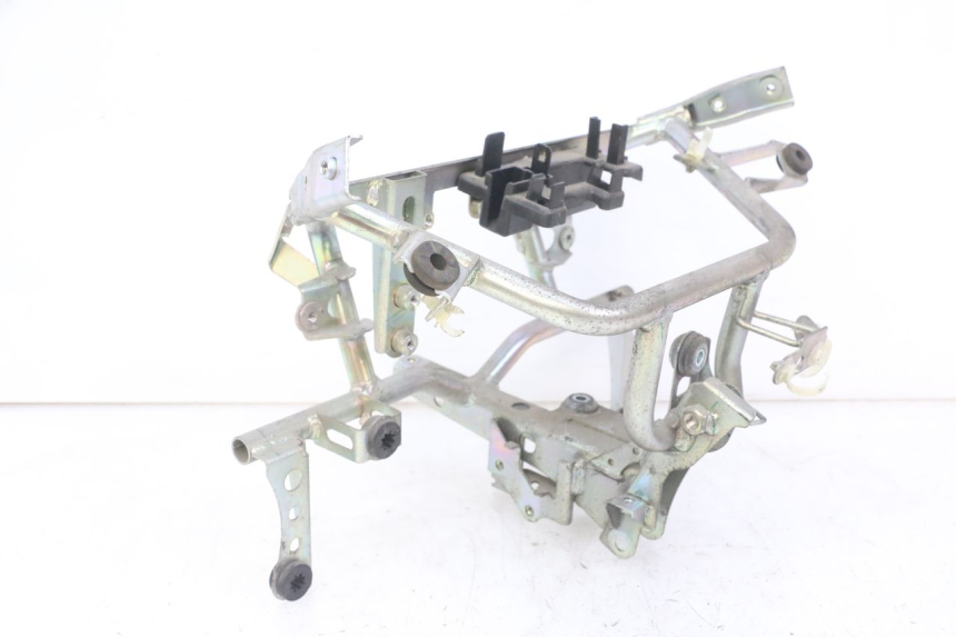 photo de VOORSTE SPINNEWEBFRAME HONDA FORZA ABS 300 (2013 - 2017) - Bevestigingspunten