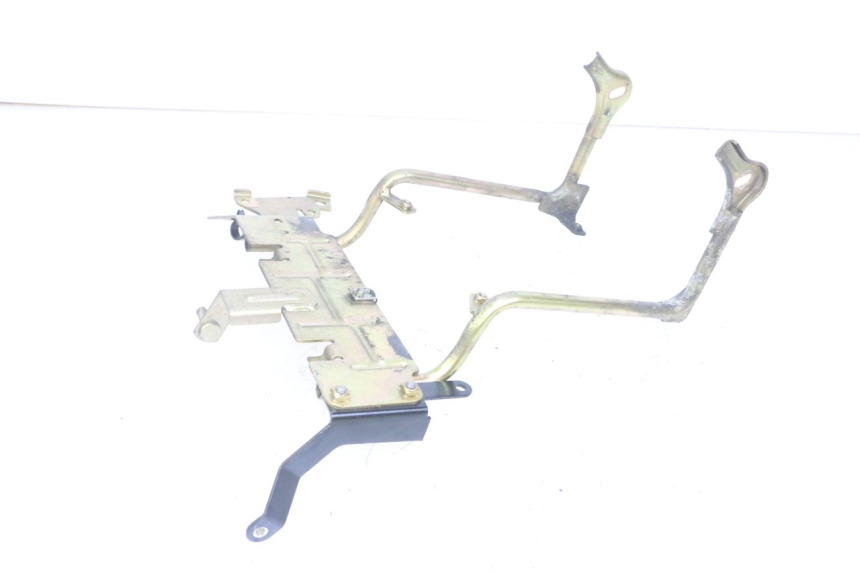 photo de VOORSTE SPINNEWEBFRAME PEUGEOT JET FORCE CARBU 50 (2003 - 2016) - Detail van het onderdeel