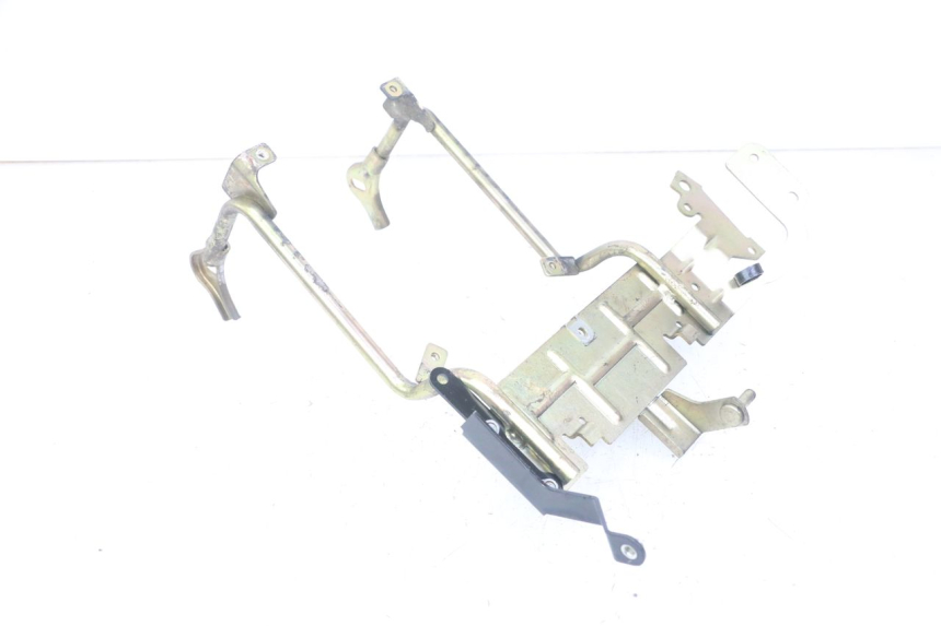 photo de VOORSTE SPINNEWEBFRAME PEUGEOT JET FORCE CARBU 50 (2003 - 2016) - Technische close-up