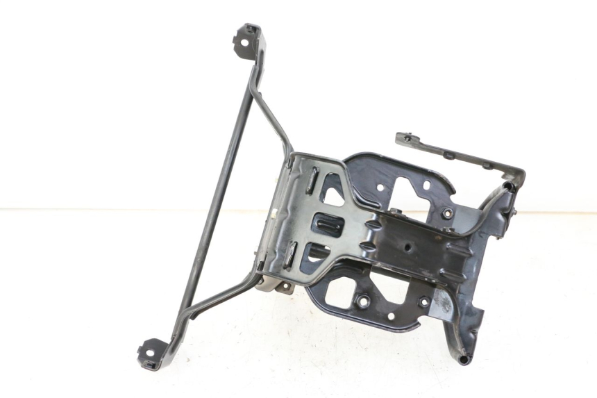 photo de VOORSTE SPINNEWEBFRAME PEUGEOT SATELIS 125 (2013 - 2018) - Detail van het onderdeel