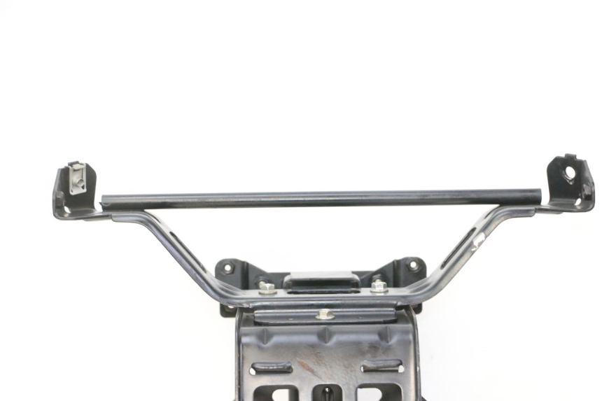 photo de VOORSTE SPINNEWEBFRAME PEUGEOT SATELIS 125 (2013 - 2018) - Bevestigingspunten