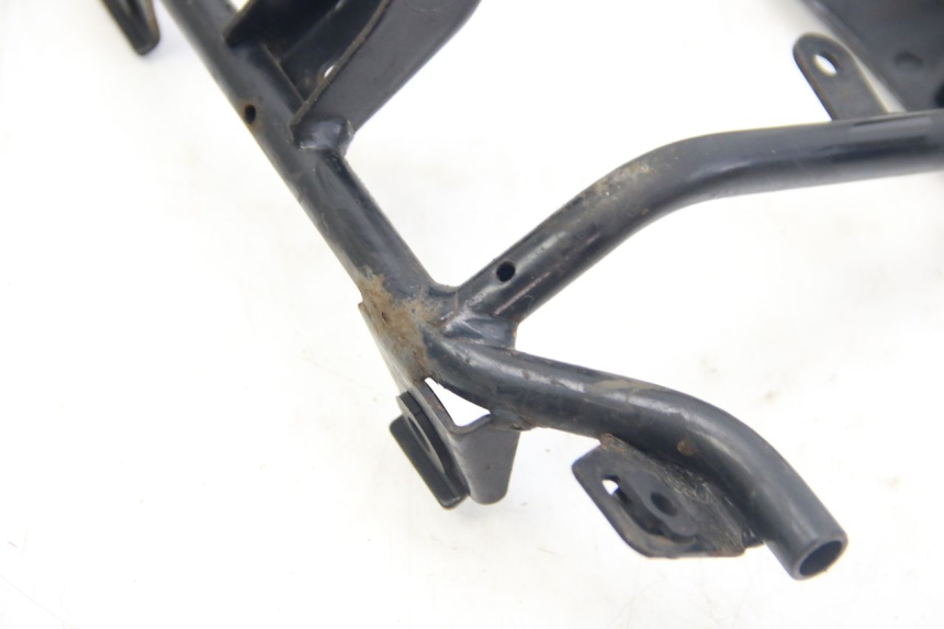 photo de VOORSTE SPINFRAME SUZUKI SIXTEEN 125 (2008 - 2010) - Technische close-up