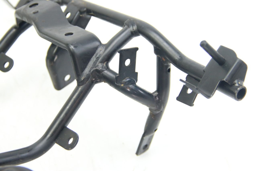 photo de VOORSTE SPINFRAME SUZUKI SIXTEEN 125 (2008 - 2010) - Gecontroleerd onderdeel