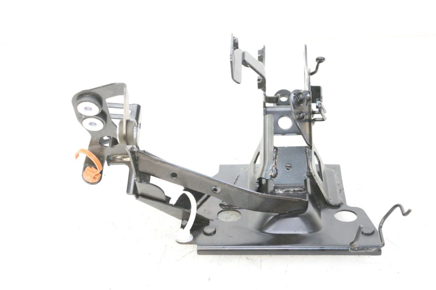 photo de VOORSTE SPINNEWEBFRAME YAMAHA XMAX X-MAX 125 (2021 - 2025) - Zoom op gebruiksstaat