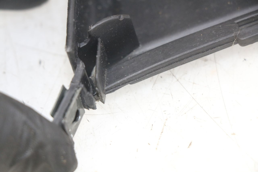 photo de VOORSTE SPINNEWEBFRAME PIAGGIO XEVO - X EVO 125 (2007 - 2017) - Andere kijkhoek