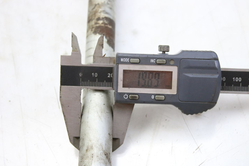 photo de ZWAARTPUNTAS ACHTERBRUG HONDA CBF 500 (2004 - 2007) - Technische close-up