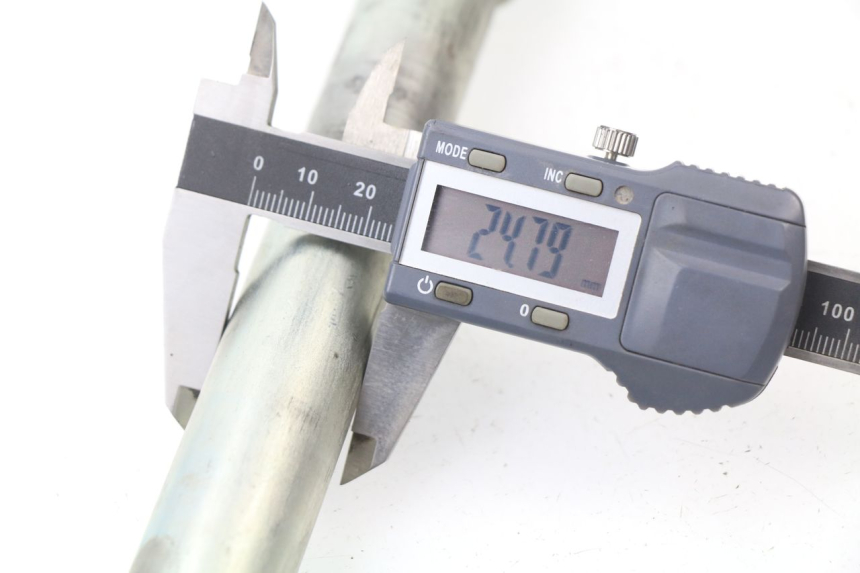photo de ZWAARTPUNTAS ACHTERBRUG HONDA CBR 929 RR FIREBLADE 900 (2000 - 2001) - Technische close-up