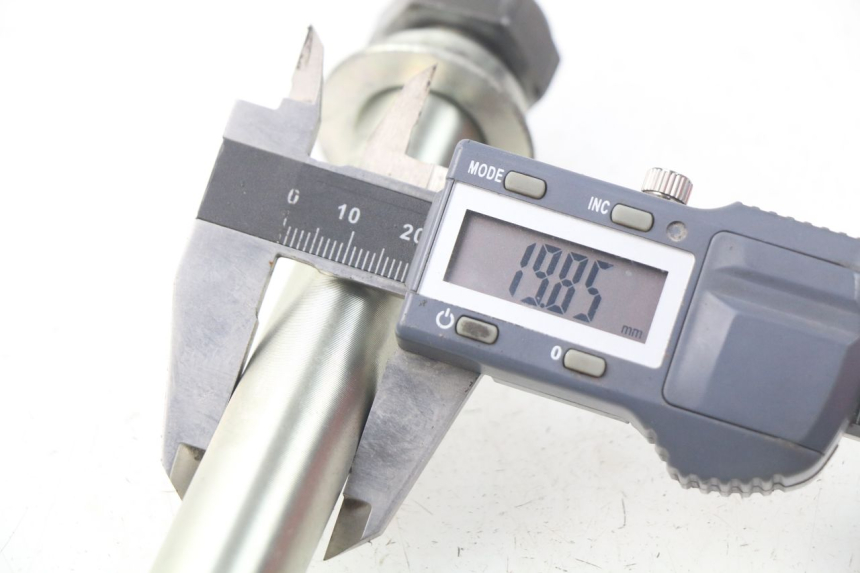 photo de ZWAARTPUNTAS ACHTERBRUG YAMAHA FJR ABS 1300 (2006 - 2012) - Andere kijkhoek