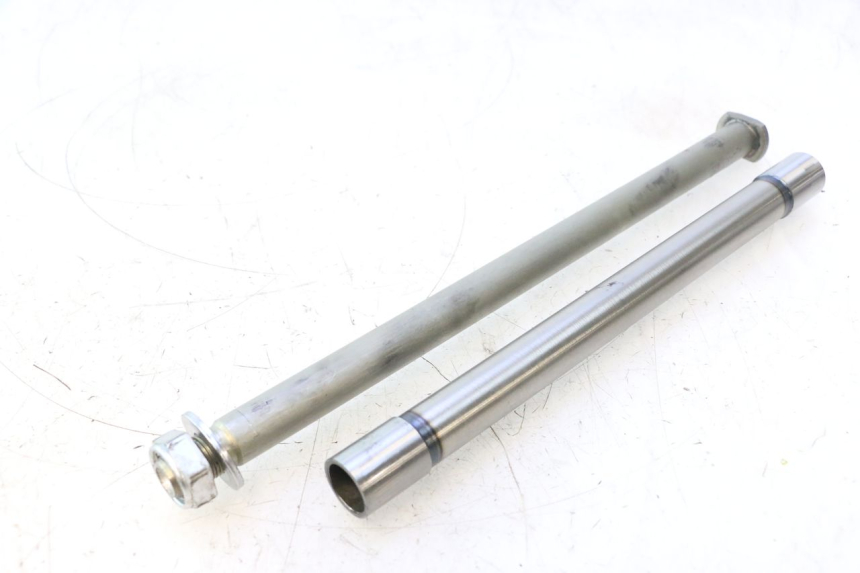 photo de ZWAARTPUNTAS ACHTERBRUG YAMAHA FZ8 800 (2010 - 2016) - Detail van het onderdeel