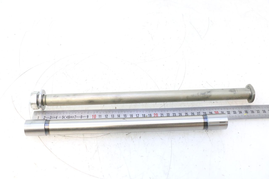 photo de ZWAARTPUNTAS ACHTERBRUG YAMAHA FZ8 800 (2010 - 2016) - Andere kijkhoek