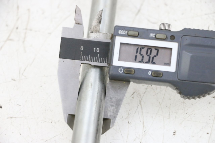 photo de ZWAARTPUNTAS ACHTERBRUG KAWASAKI GPZ RX 1000 (1986 - 1988) - Detail van het onderdeel