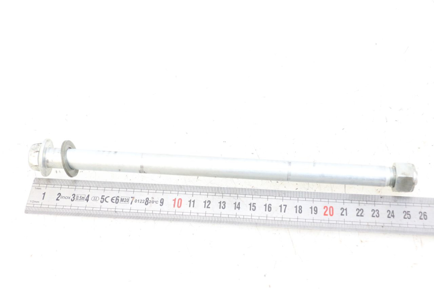 photo de ZWAARTPUNTAS ACHTERBRUG SUZUKI GZ MARAUDER 125 (1998 - 2004) - Zoom op gebruiksstaat