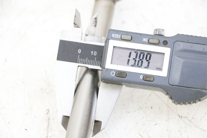 photo de ZWAARTPUNTAS ACHTERVORKARM KEEWAY K-LIGHT KLIGHT 125 (2018 - 2025) - Zoom op gebruiksstaat