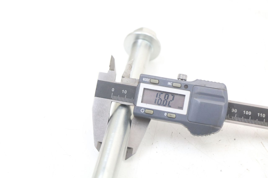 photo de ZWAARTPUNTAS ACHTERBRUG ROYAL ENFIELD CONTINENTAL GT 650 (2019 - 2024) - Technische close-up