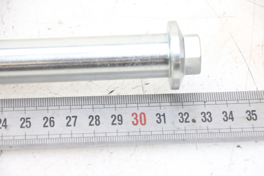 photo de ZWAARTPUNTAS ACHTERBRUG ROYAL ENFIELD SCRAM 411 (2022 - 2024) - Detail van het onderdeel